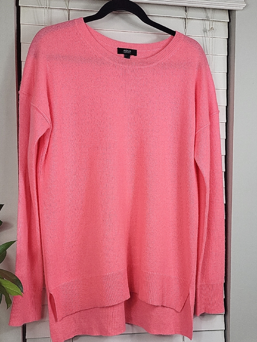 Aqua Coral Pink‎ Lightweight 100% cashmere  Crewneck Sweater. Size L